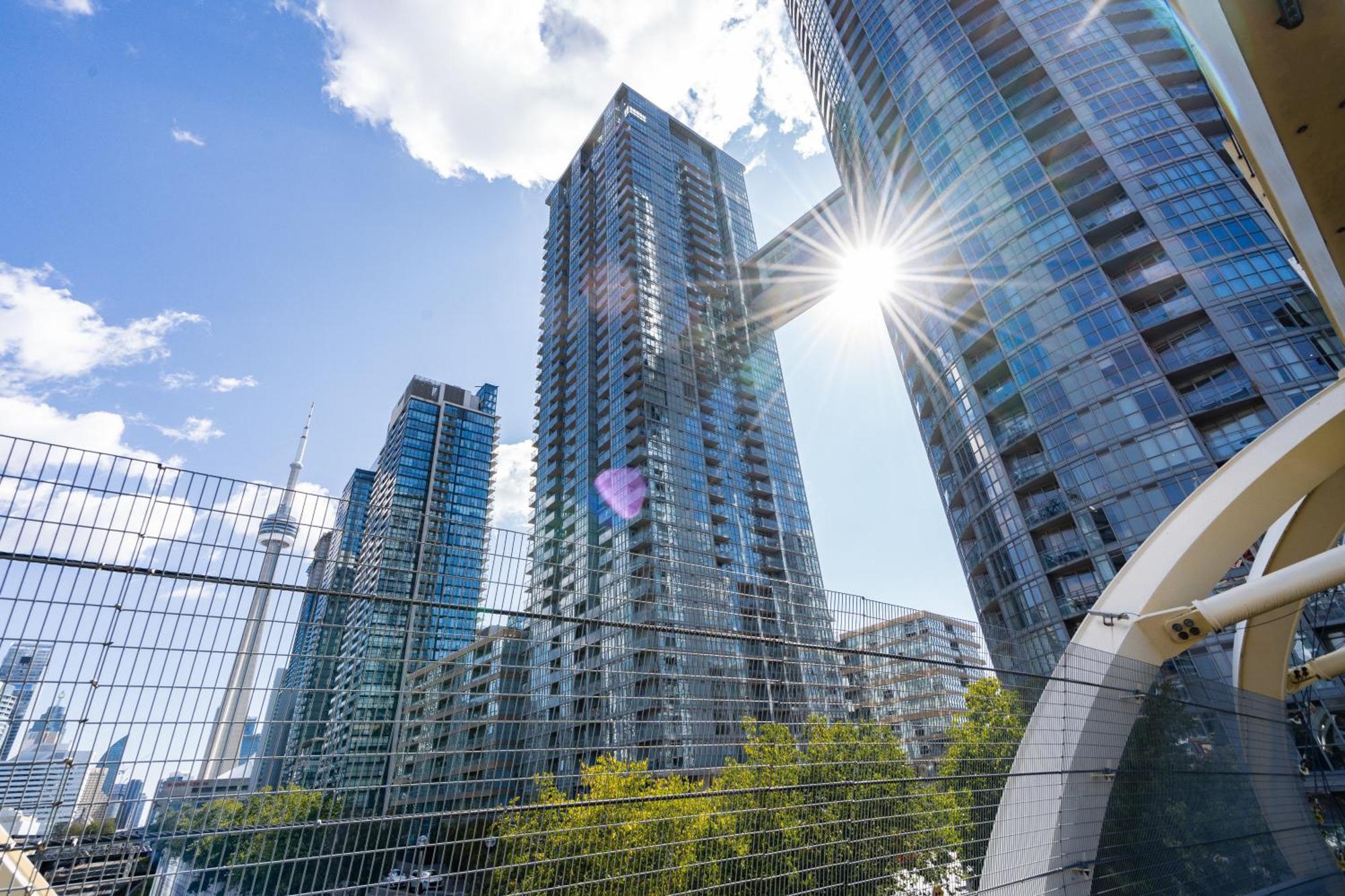 Exquisite Condos By Cn Tower With Parking Toronto Kültér fotó